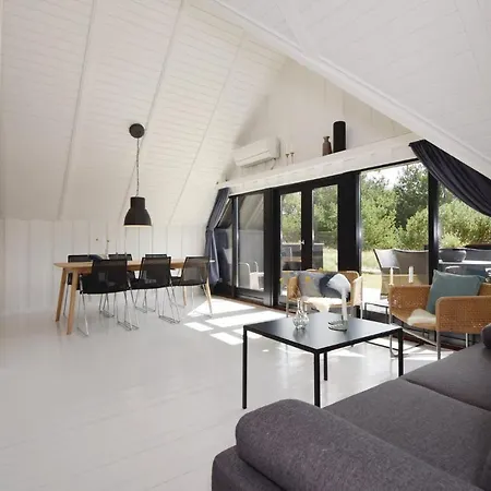 Four-bedroom Holiday In Holiday home *
