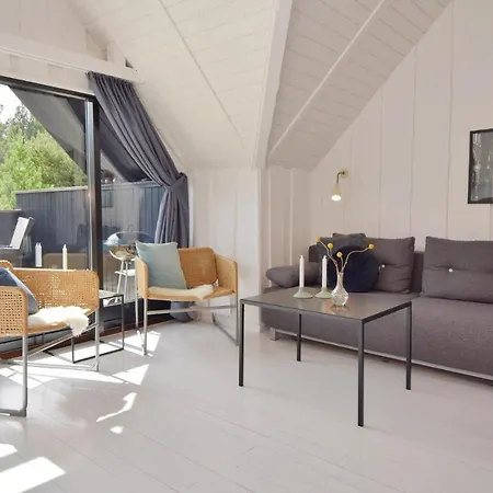 Holiday home Four-bedroom Holiday In
