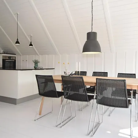 Four-bedroom Holiday In בית נופש *